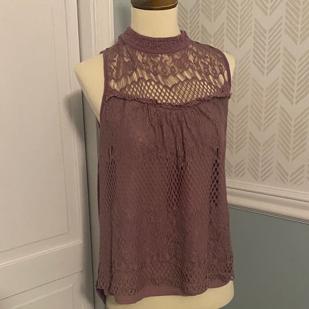 Jolt Lace Sleeveless Blouse in Dusty Rose